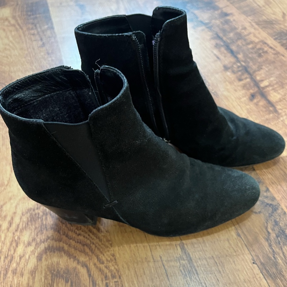 Aquatalia Elegant Black Ankle Boots